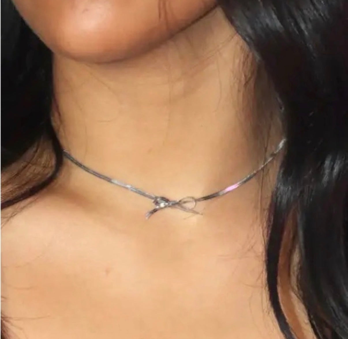 Silver Bow Collarbone
Snake Bone Chain Necklace