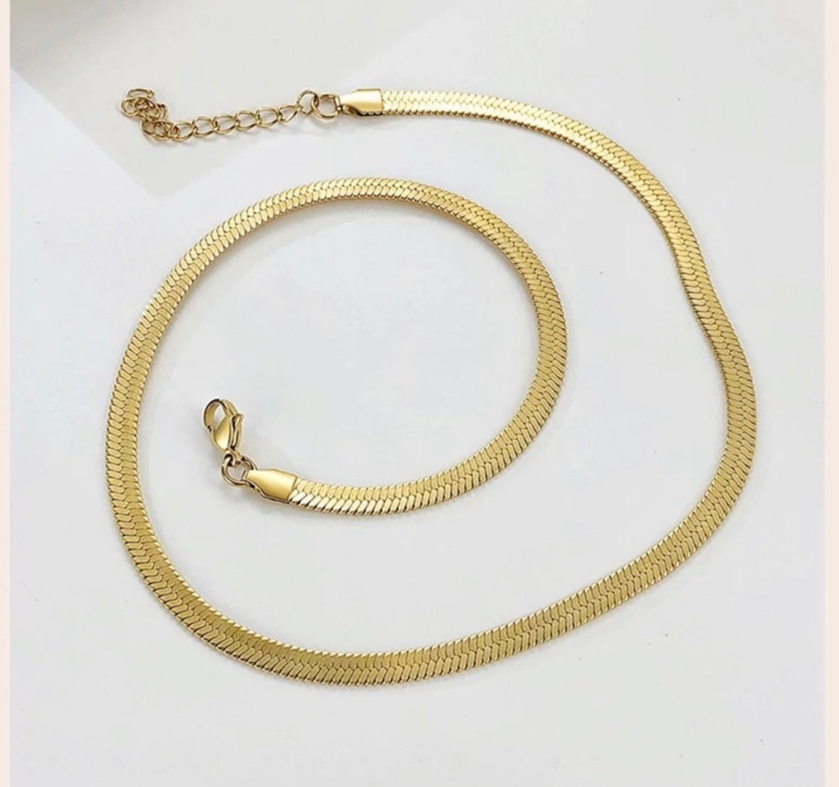 Minimalist Herringbone
Choker Necklace
