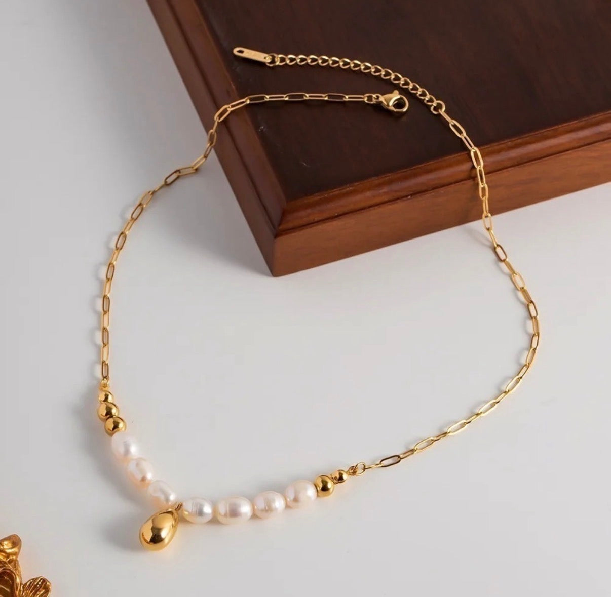 Freshwater Pearls Gold Bead Necklace