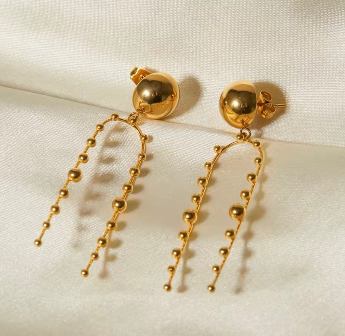 Scarlett Pendant Earrings