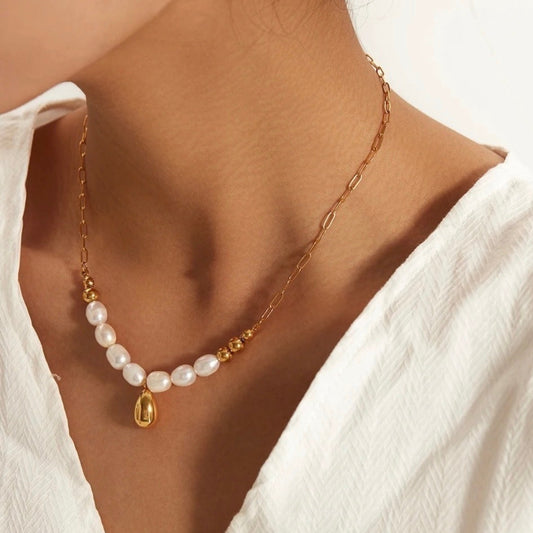 Freshwater Pearls Gold Bead Necklace
