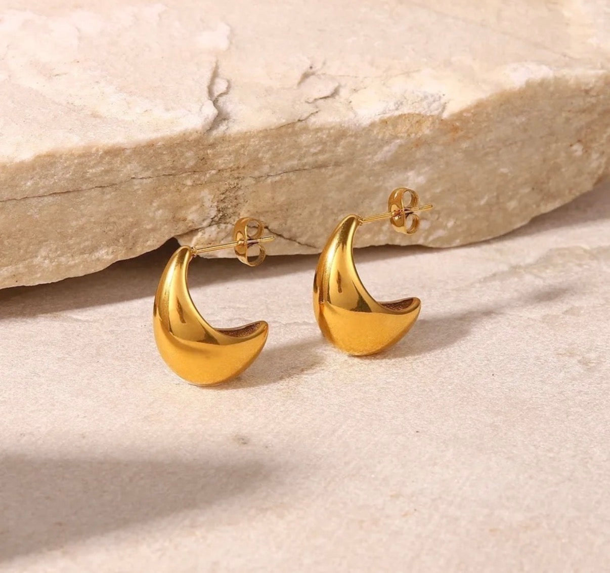 Minimalist C-Shape Earrings