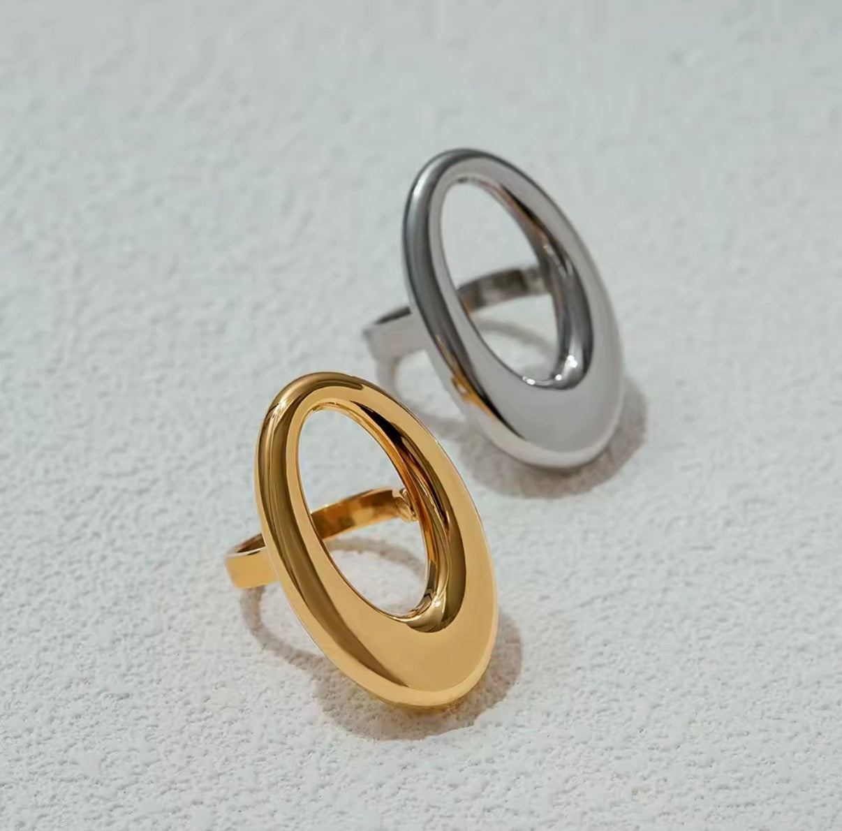 Fashion Oval Hollow Ring