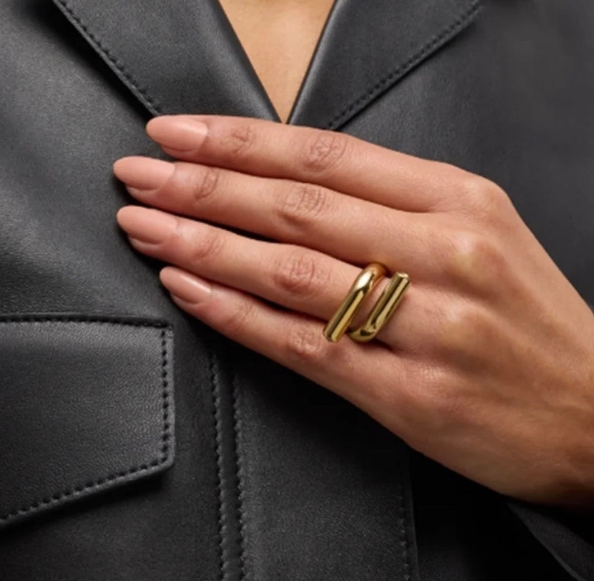 Stylish Lines Staggered Ring