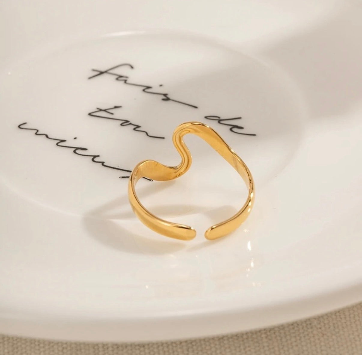 Minimalist Irregular Curve Open Ring