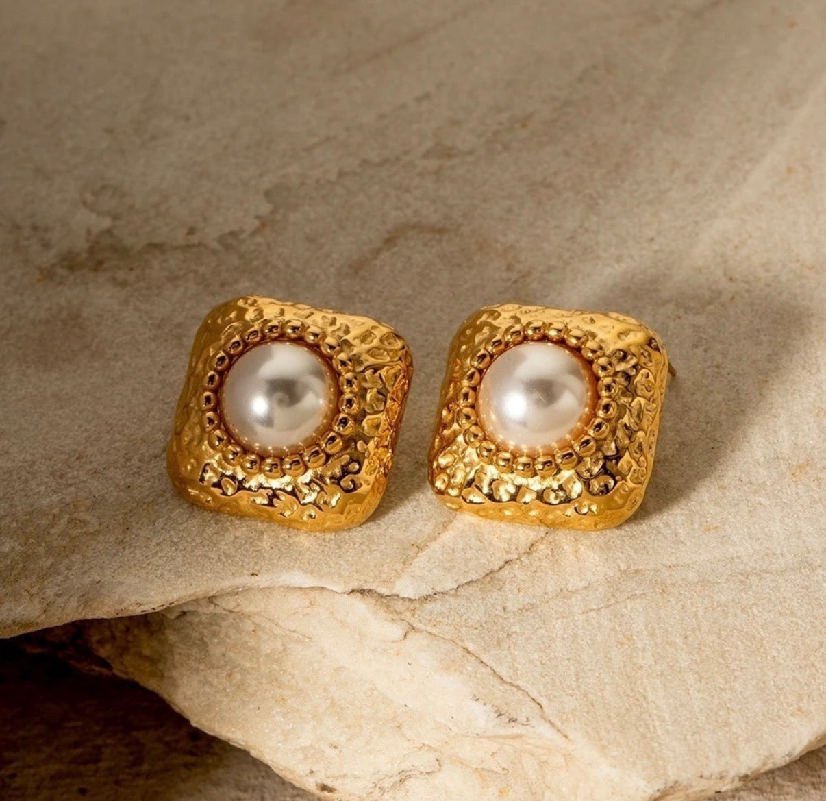 Shell Beads Textured Earrings