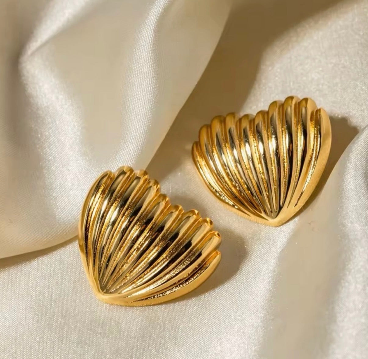 Texture Heart Stud Earrings