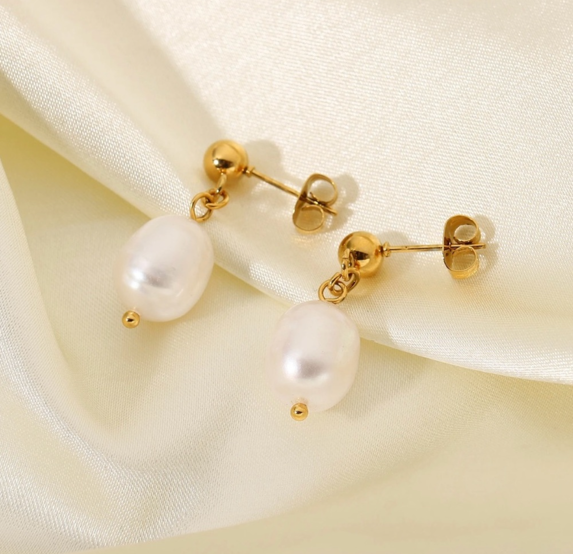 Clair Pearl Earrings